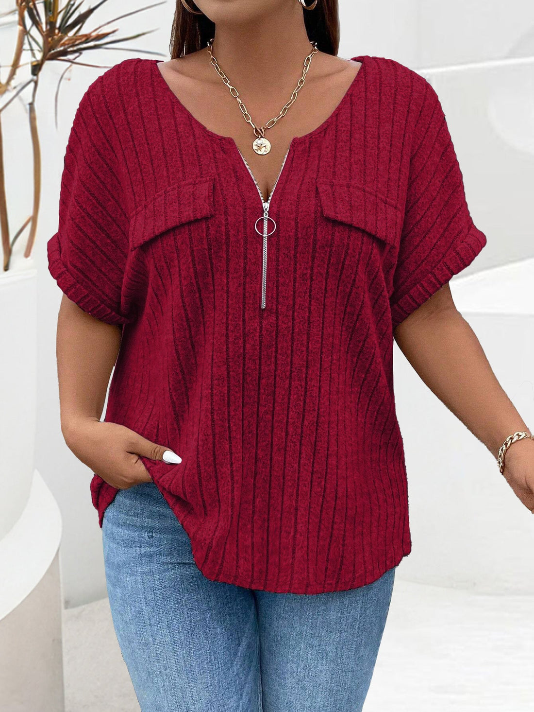 Solid-color Plus-size Top With Zipper Short Sleeves And Faux Pockets