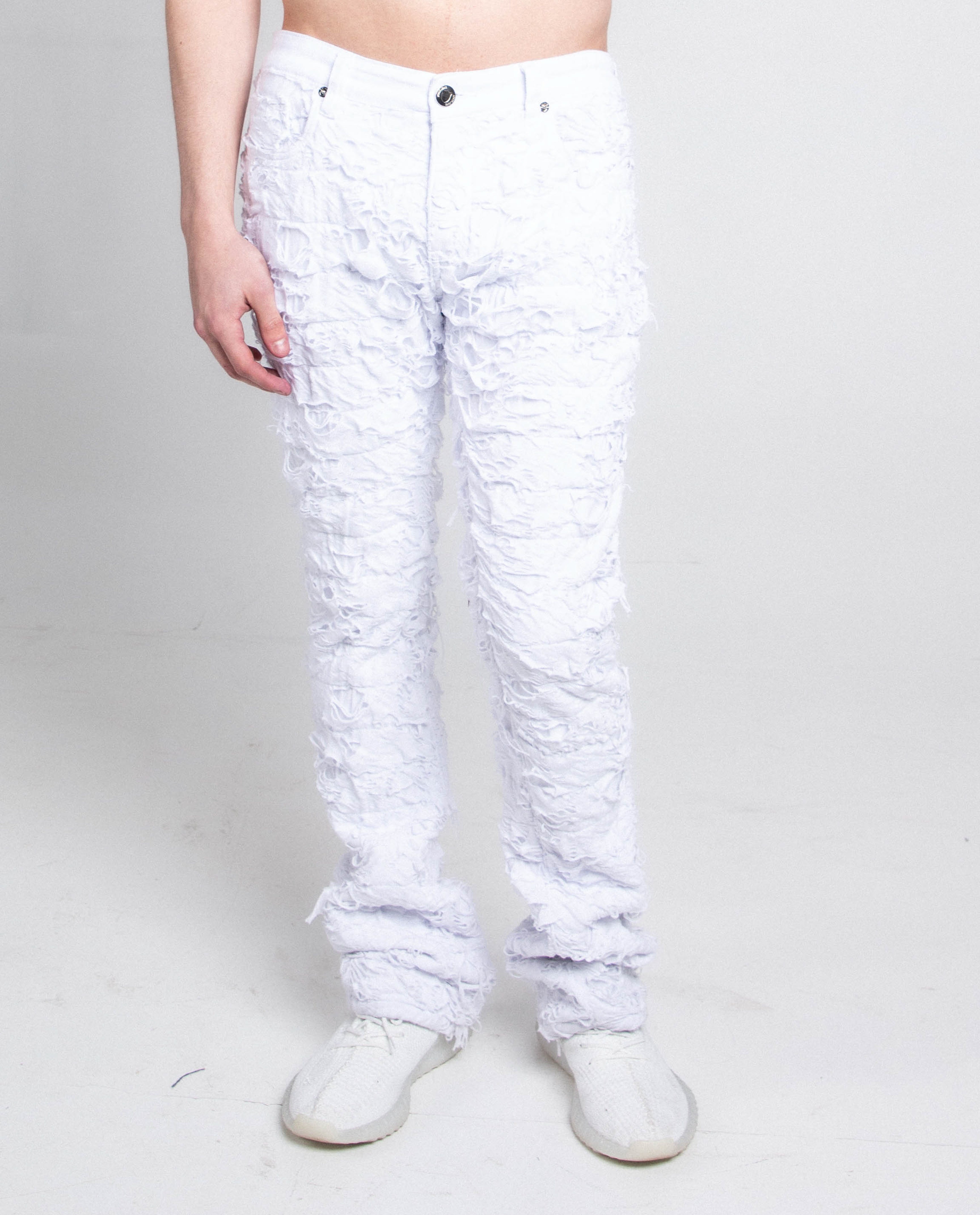 AR704 WHITE FRAYED STACKED JEANS