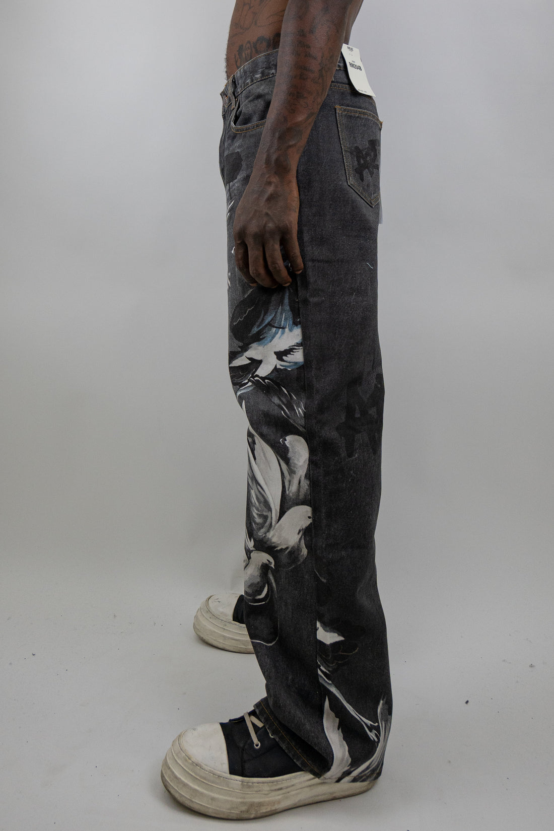 RM204B ART - Graphic Printed Baggy Jeans