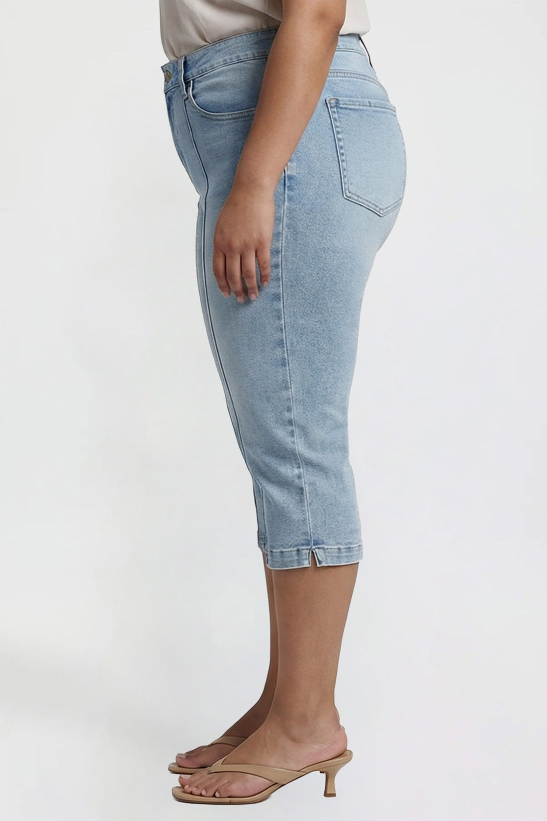 Women's Plus Pin Tuck Capri