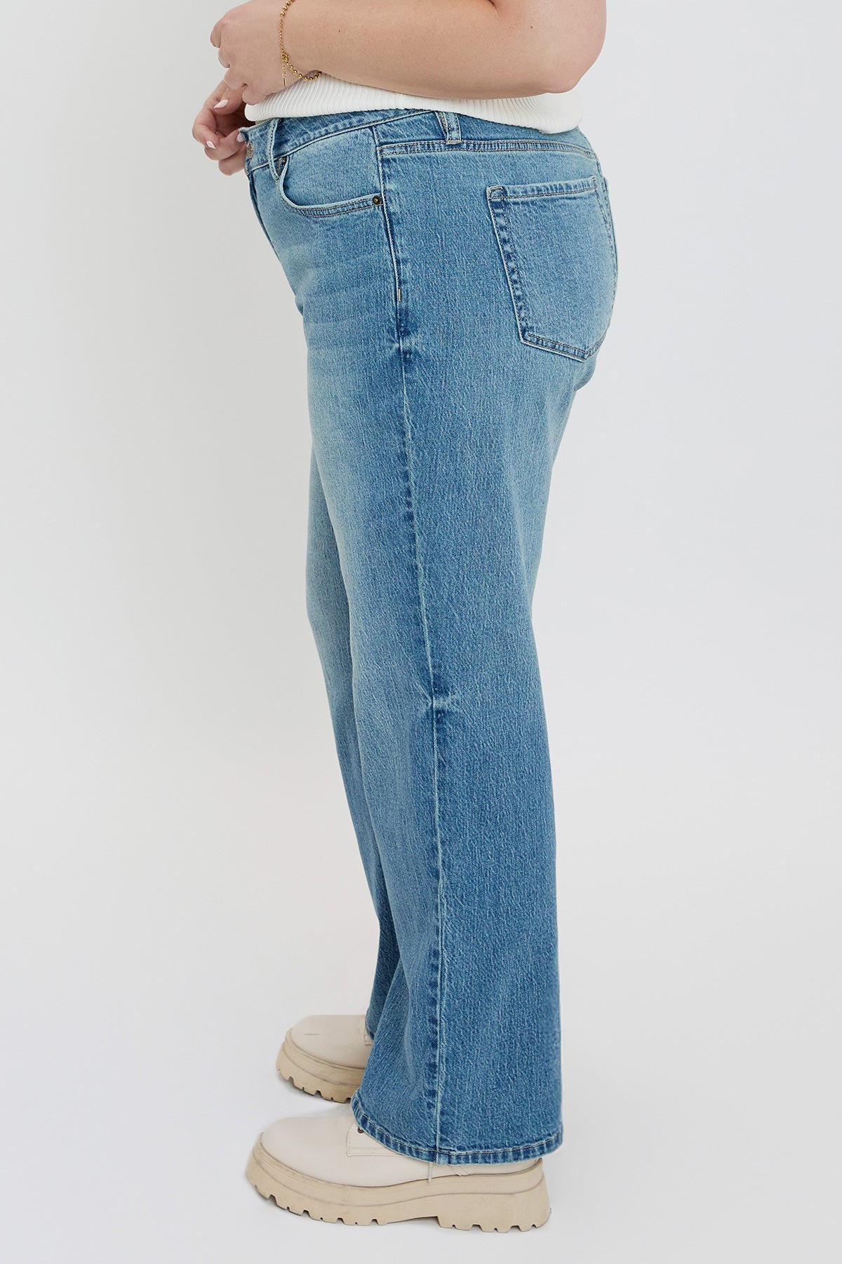 Women's Plus Luxe Wide Leg Jeans