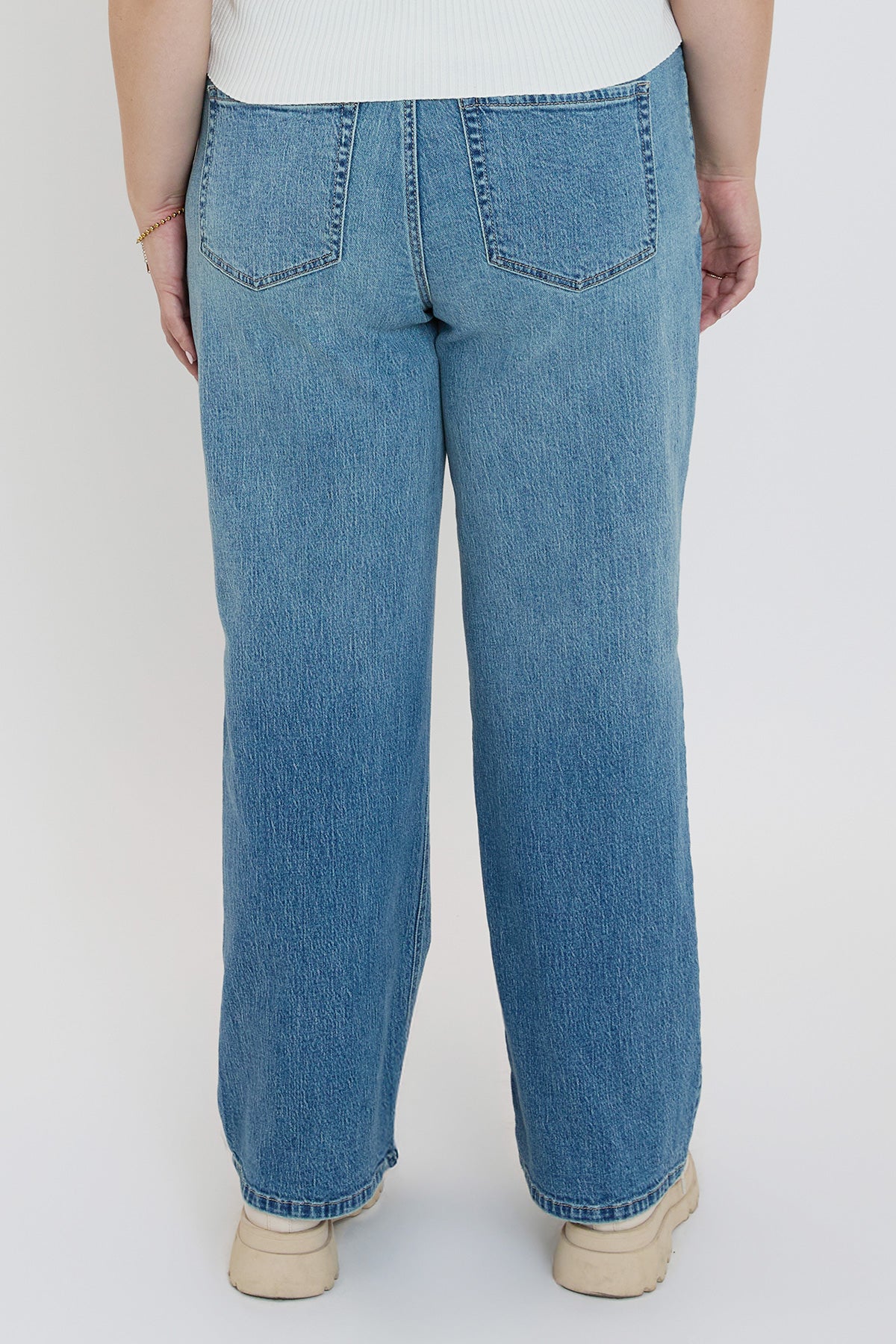 Women's Plus Luxe Wide Leg Jeans