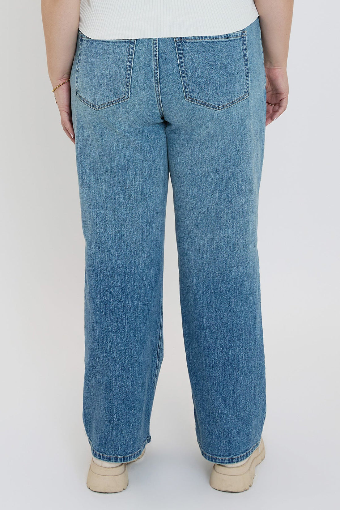 Women's Plus Luxe Wide Leg Jeans