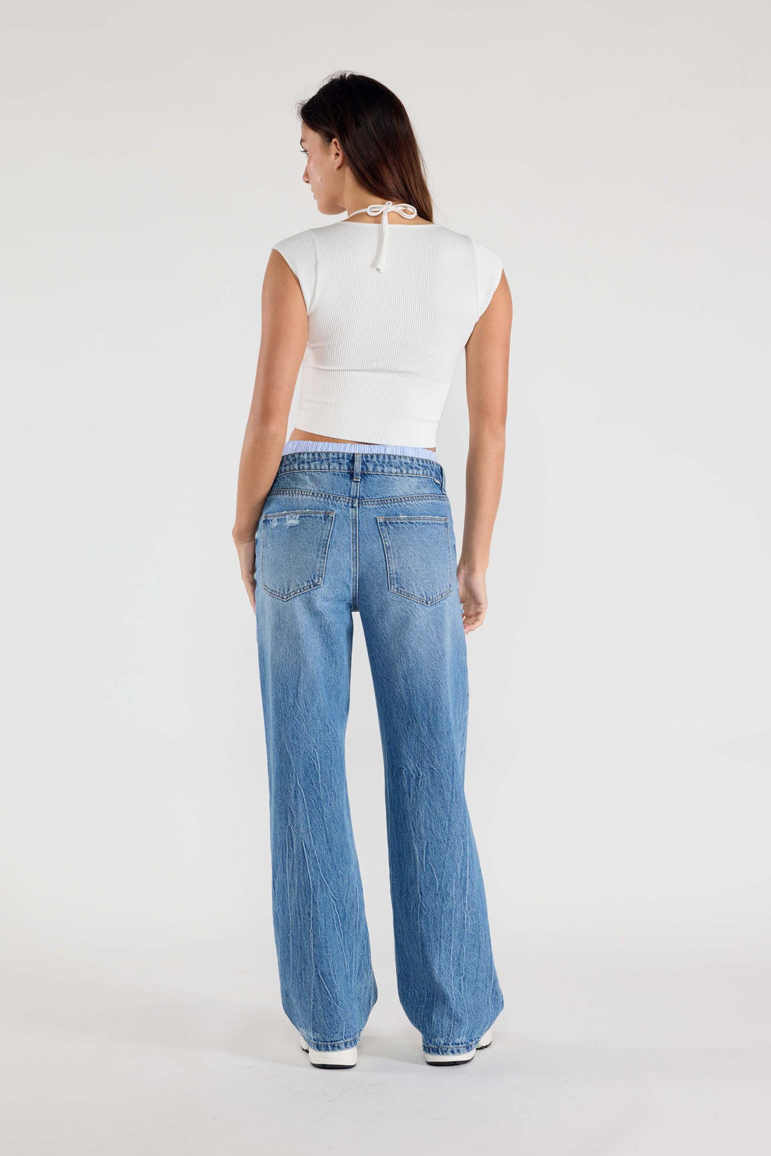 Low Waist Relaxed Straight Jeans with Tie Wash