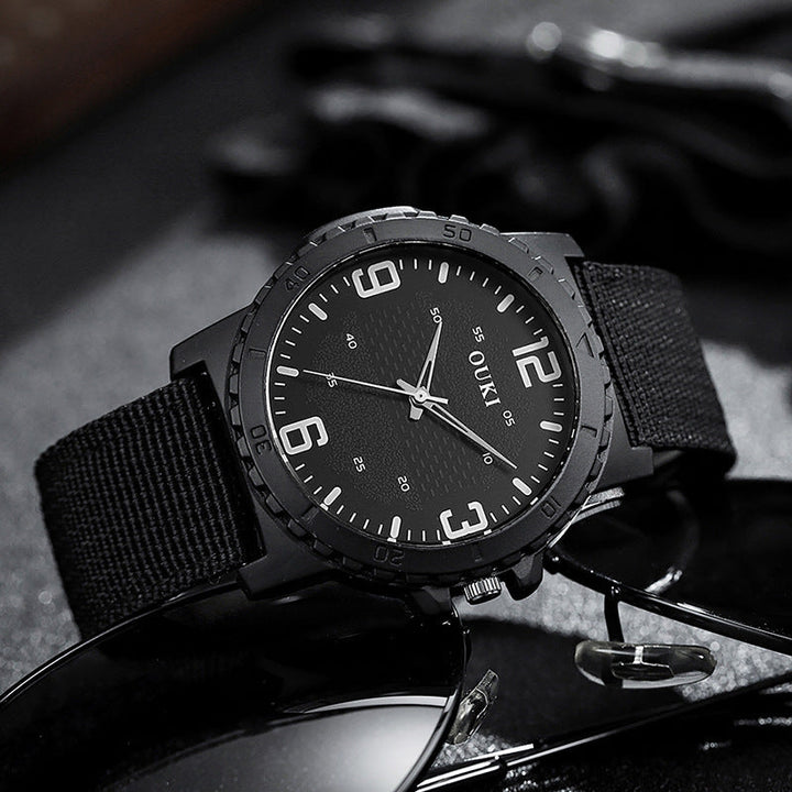 Fashionable digital men's watch, quartz watch