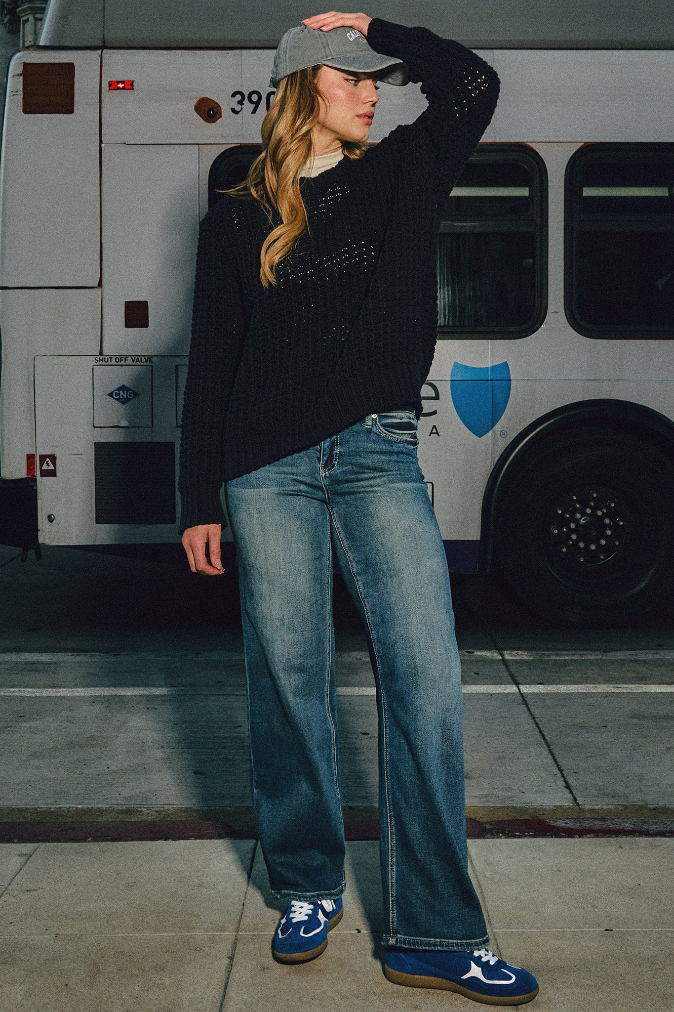 Women's Mid Rise Wide Leg Jeans