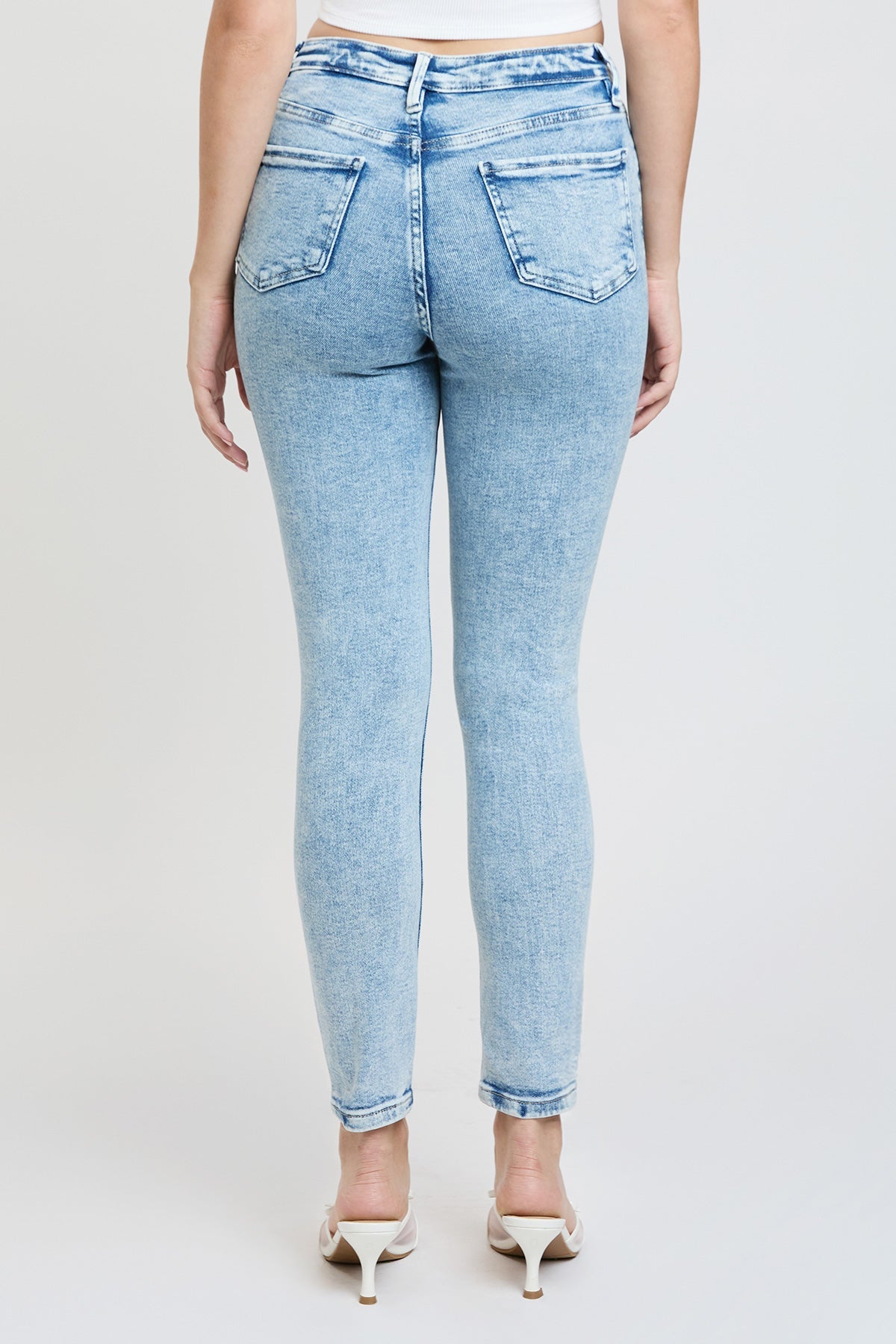 Women's Essential Skinny Jeans