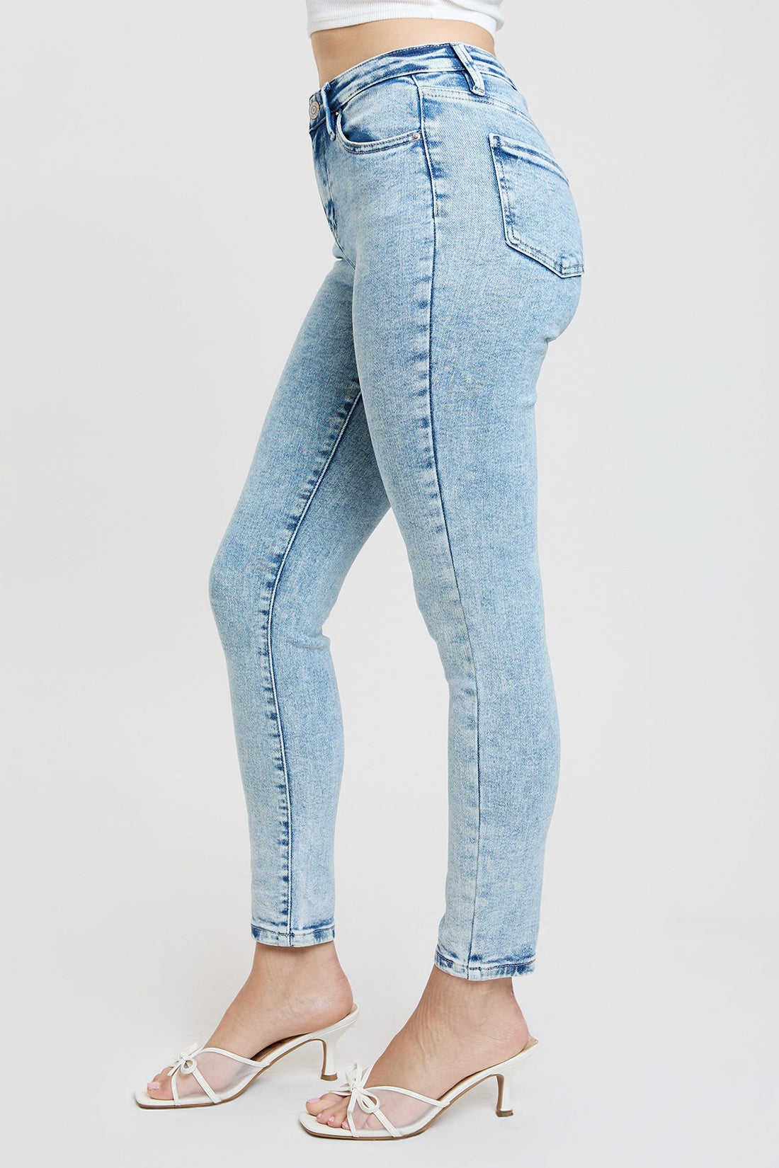 Women's Essential Skinny Jeans