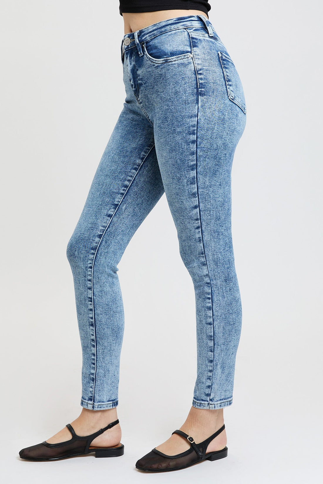 Women's Essential Skinny Jeans