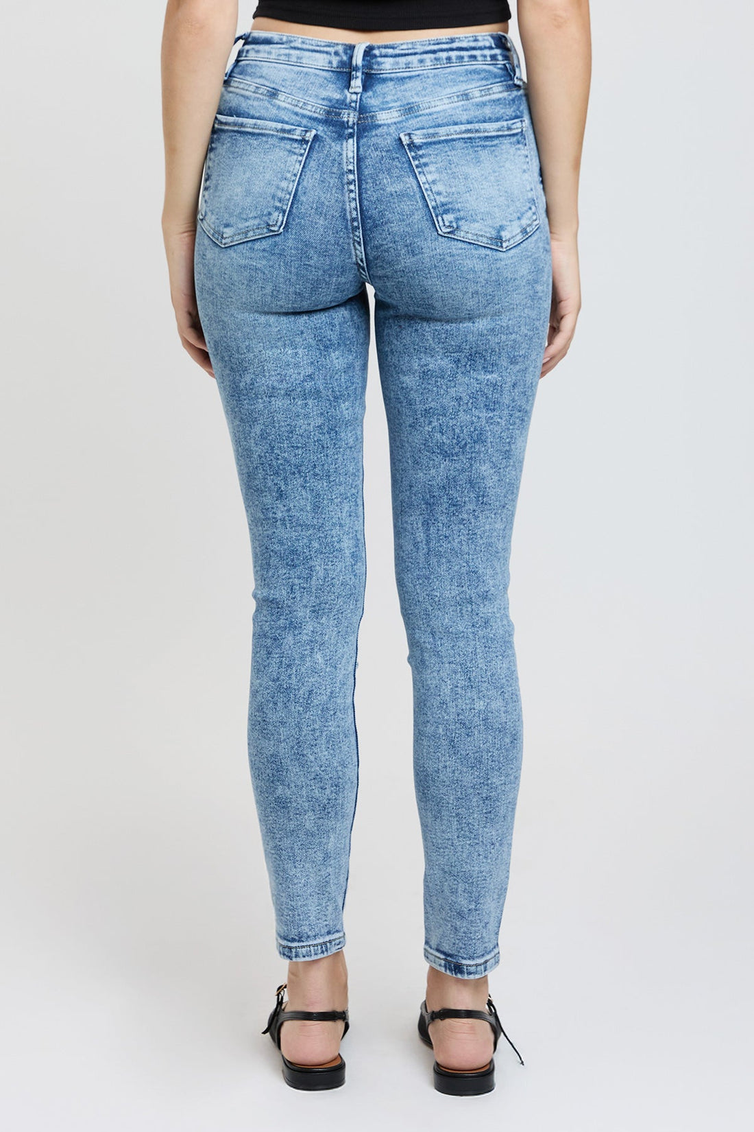 Women's Essential Skinny Jeans