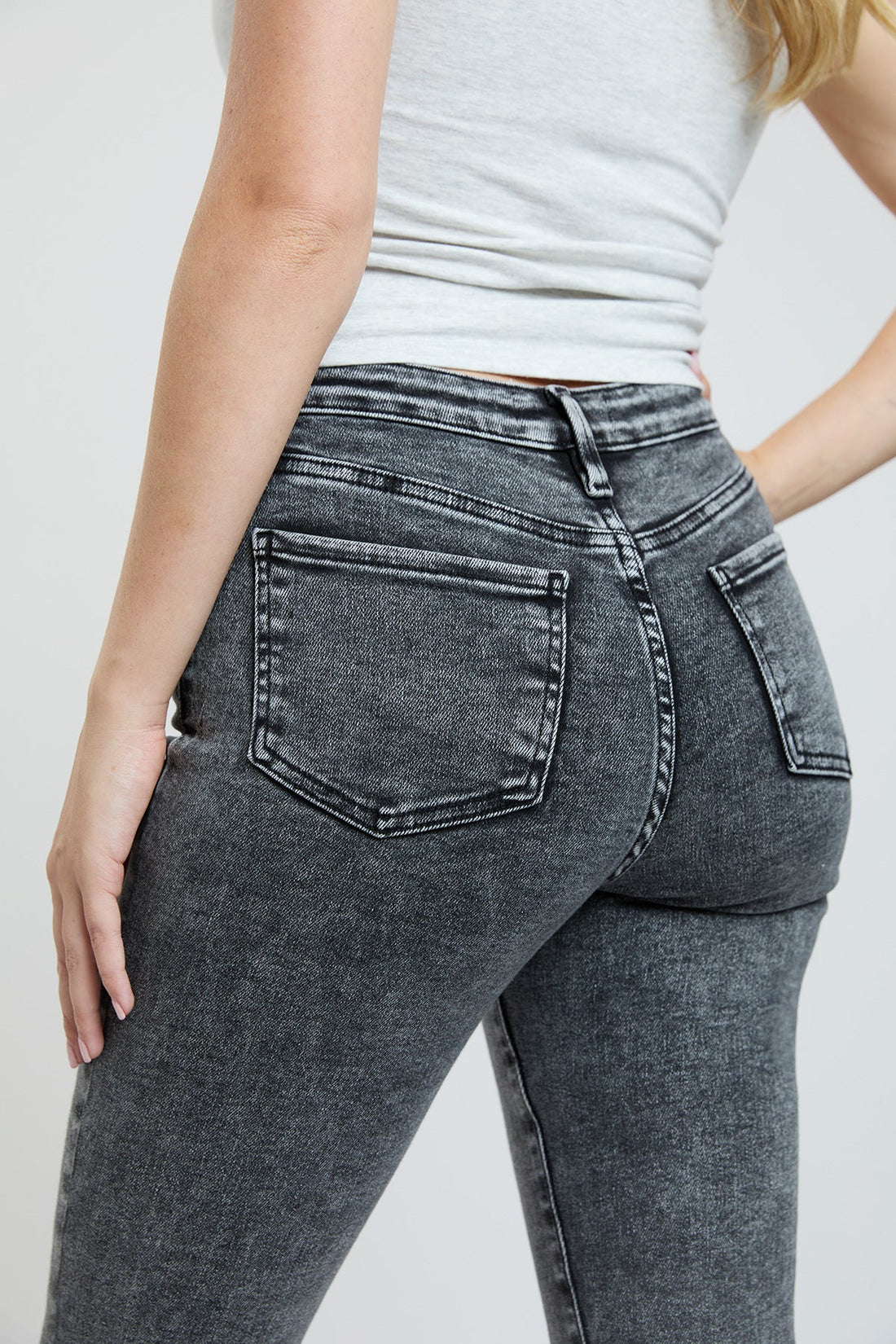 Women's Essential Skinny Jeans