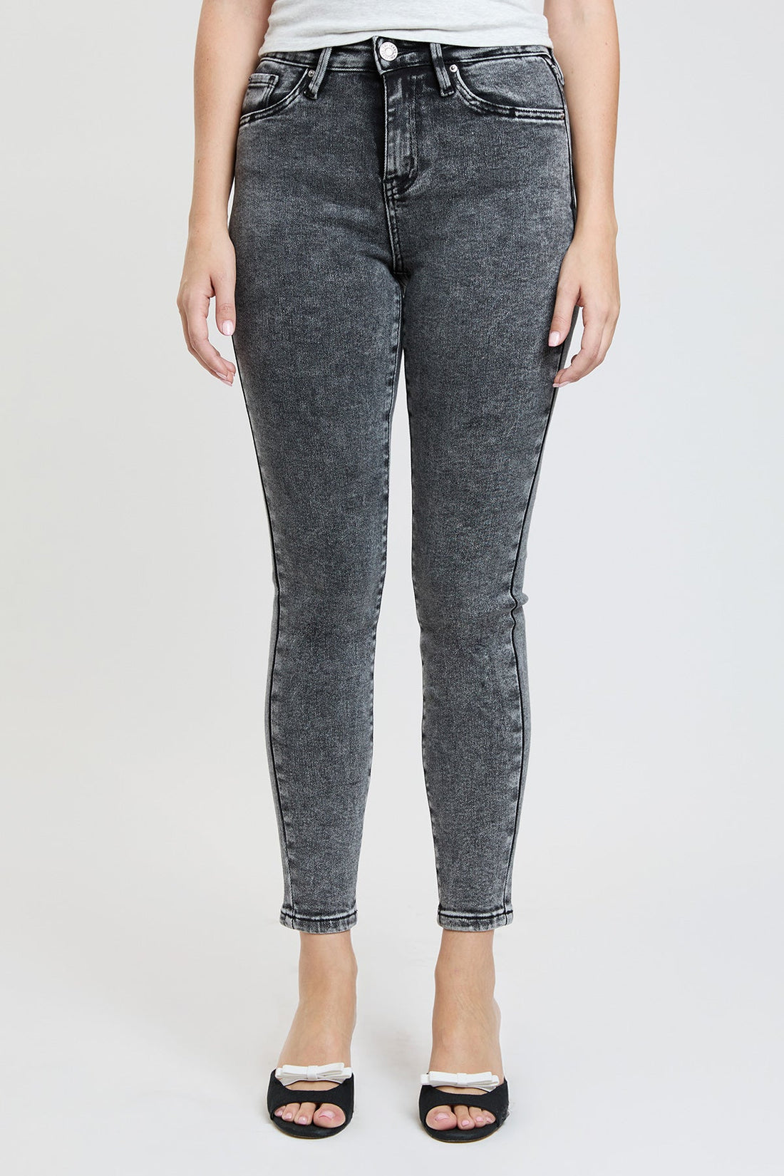 Women's Essential Skinny Jeans