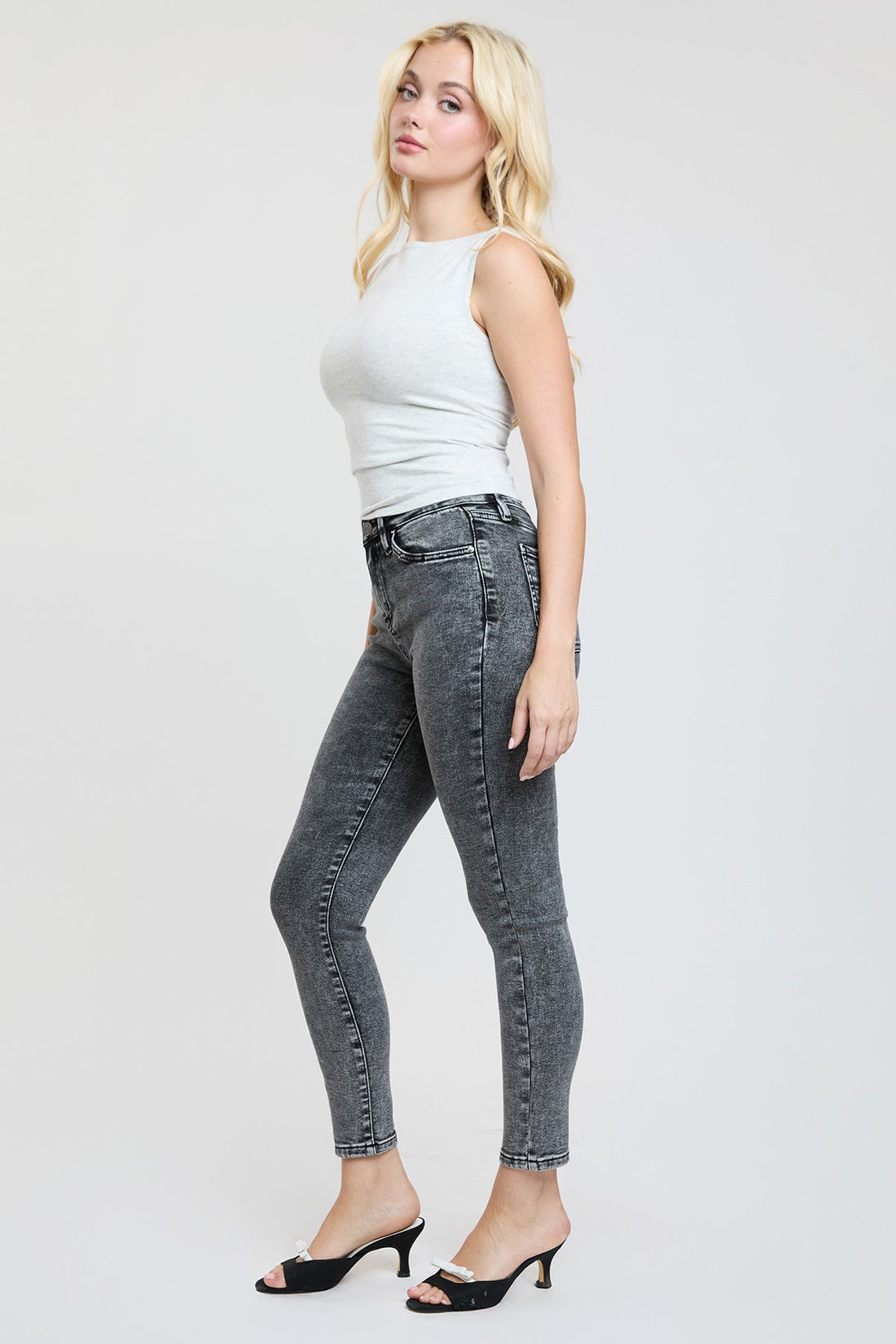Women's Essential Skinny Jeans