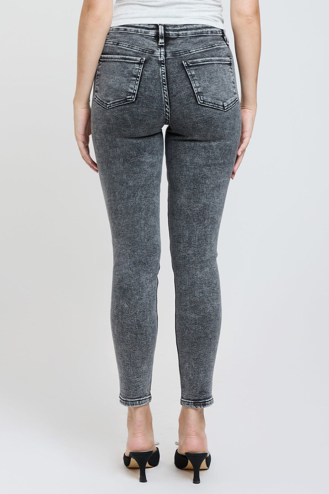 Women's Essential Skinny Jeans