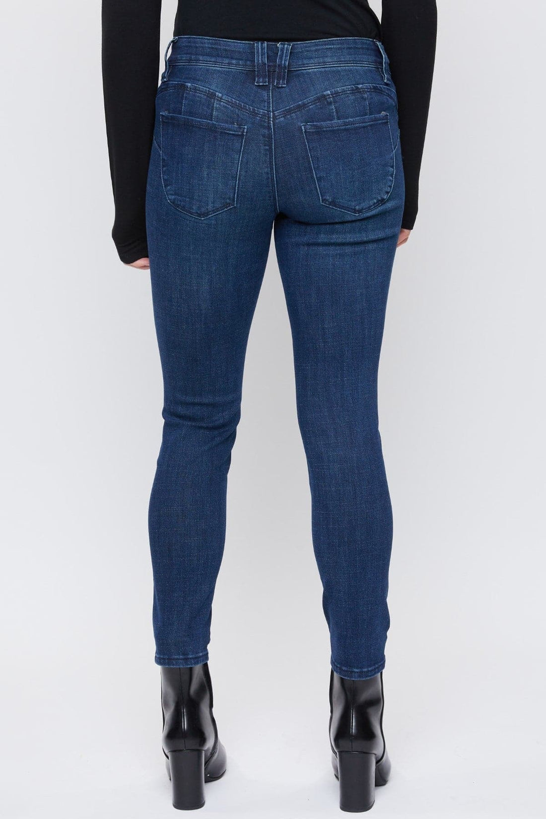 Women's Petite WannaBettaButt Mid Rise Skinny Jeans