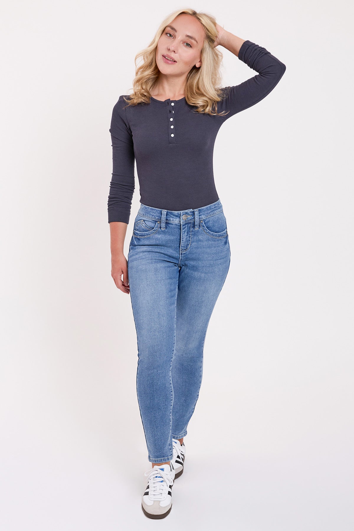 Women's Petite Curve Confidence  Mid Rise Skinny