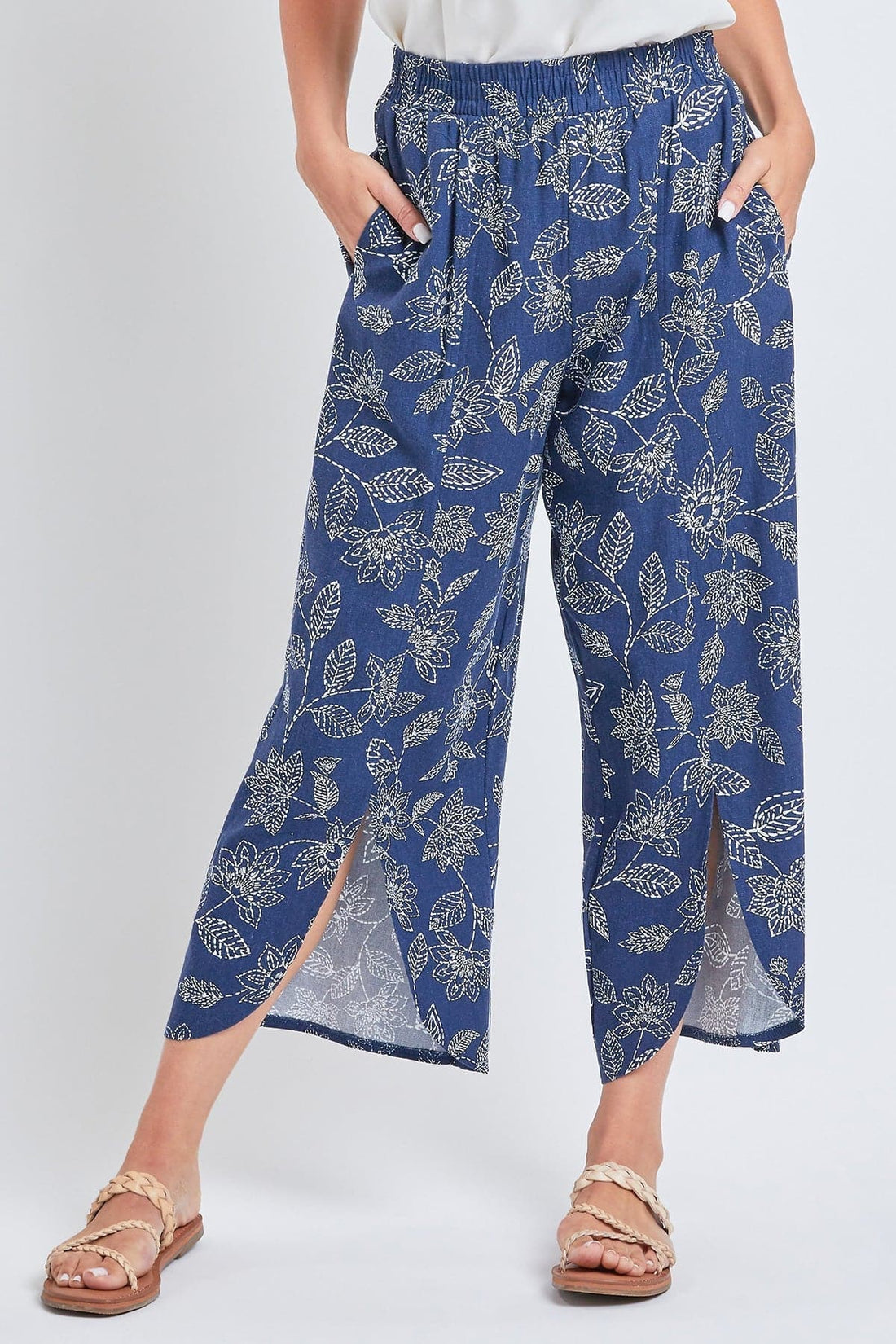 Women's Lifestyle Cropped Tulip Slit Hem Pant
