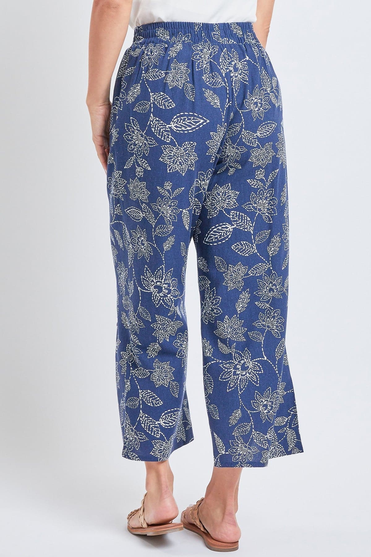 Women's Lifestyle Cropped Tulip Slit Hem Pant