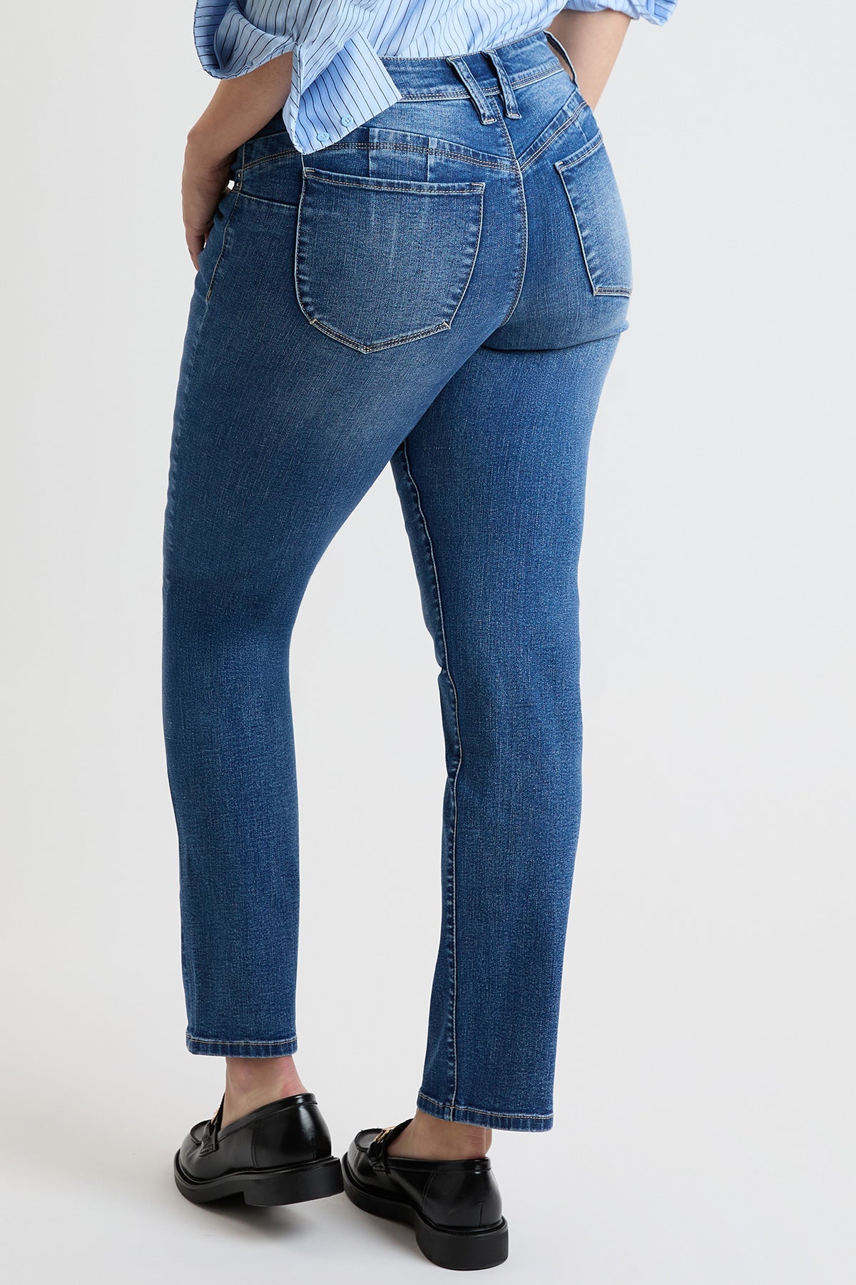 Women's High Rise Curve Confidence  Straight Jeans