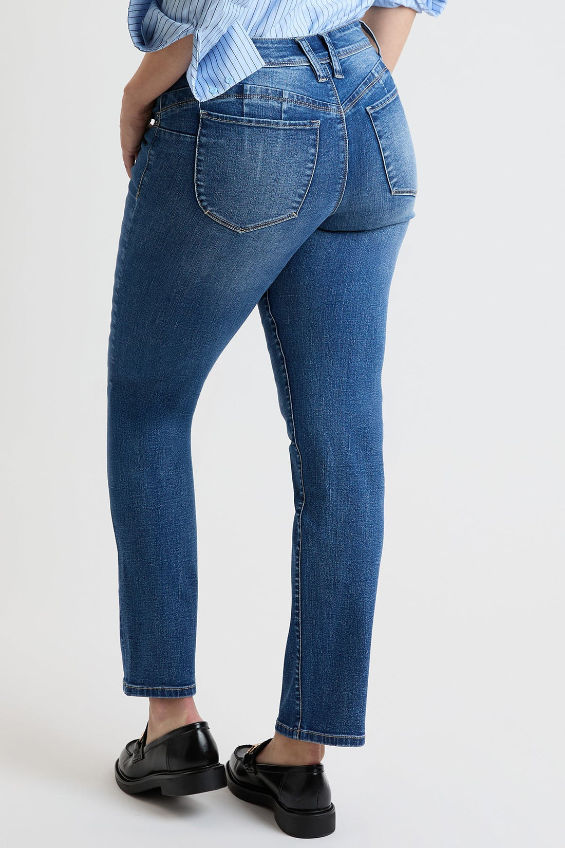Women's High Rise Curve Confidence  Straight Jeans