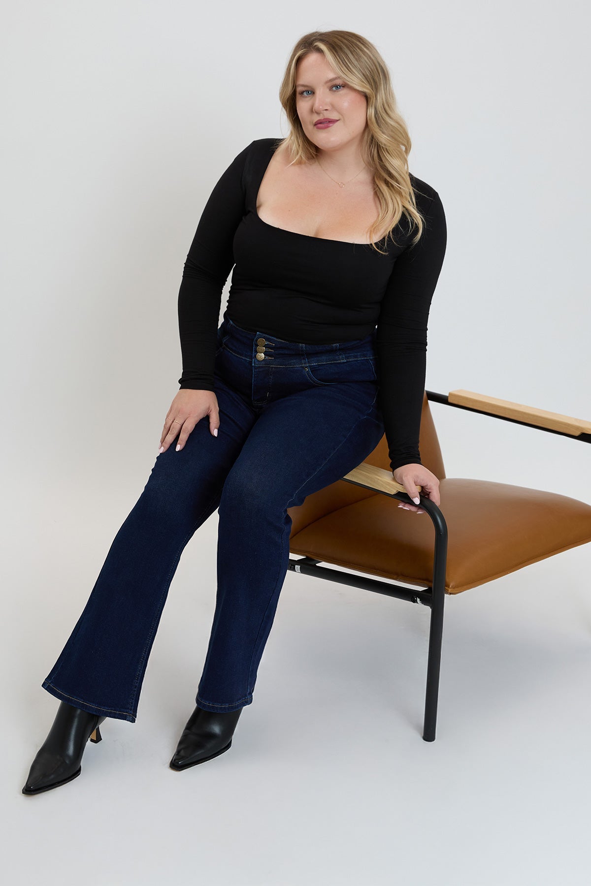 Women's Plus 3-Button Premium Stretch Bootcut Jeans