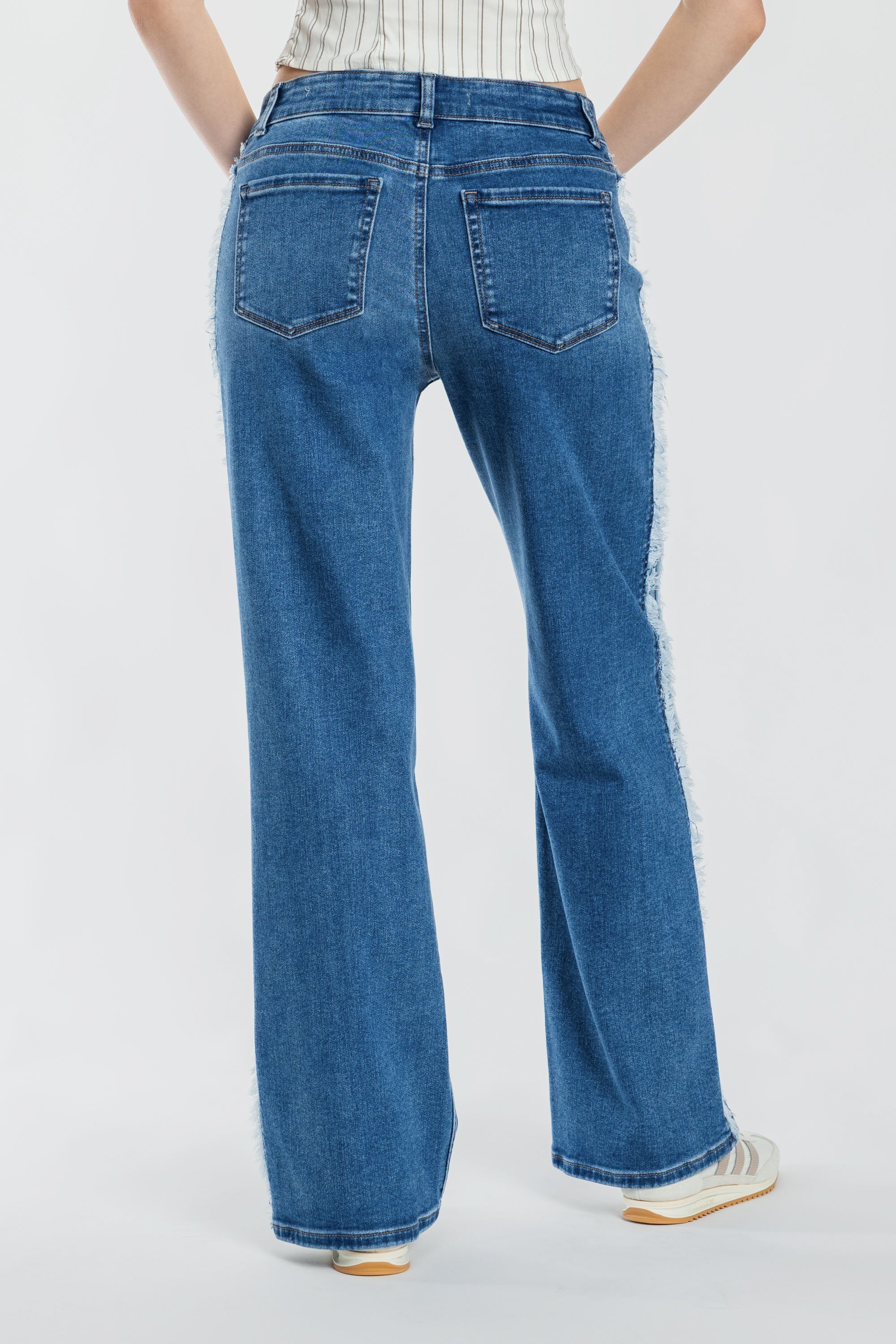 Mid Waist Relaxed Wide Leg Jeans with Side Contrast Detail