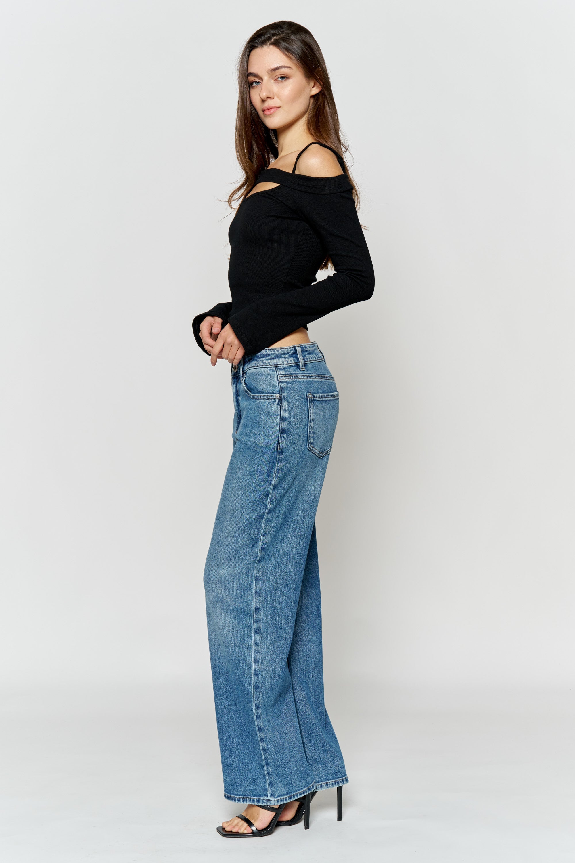 Mid Waist Relaxed Wide Leg Jeans