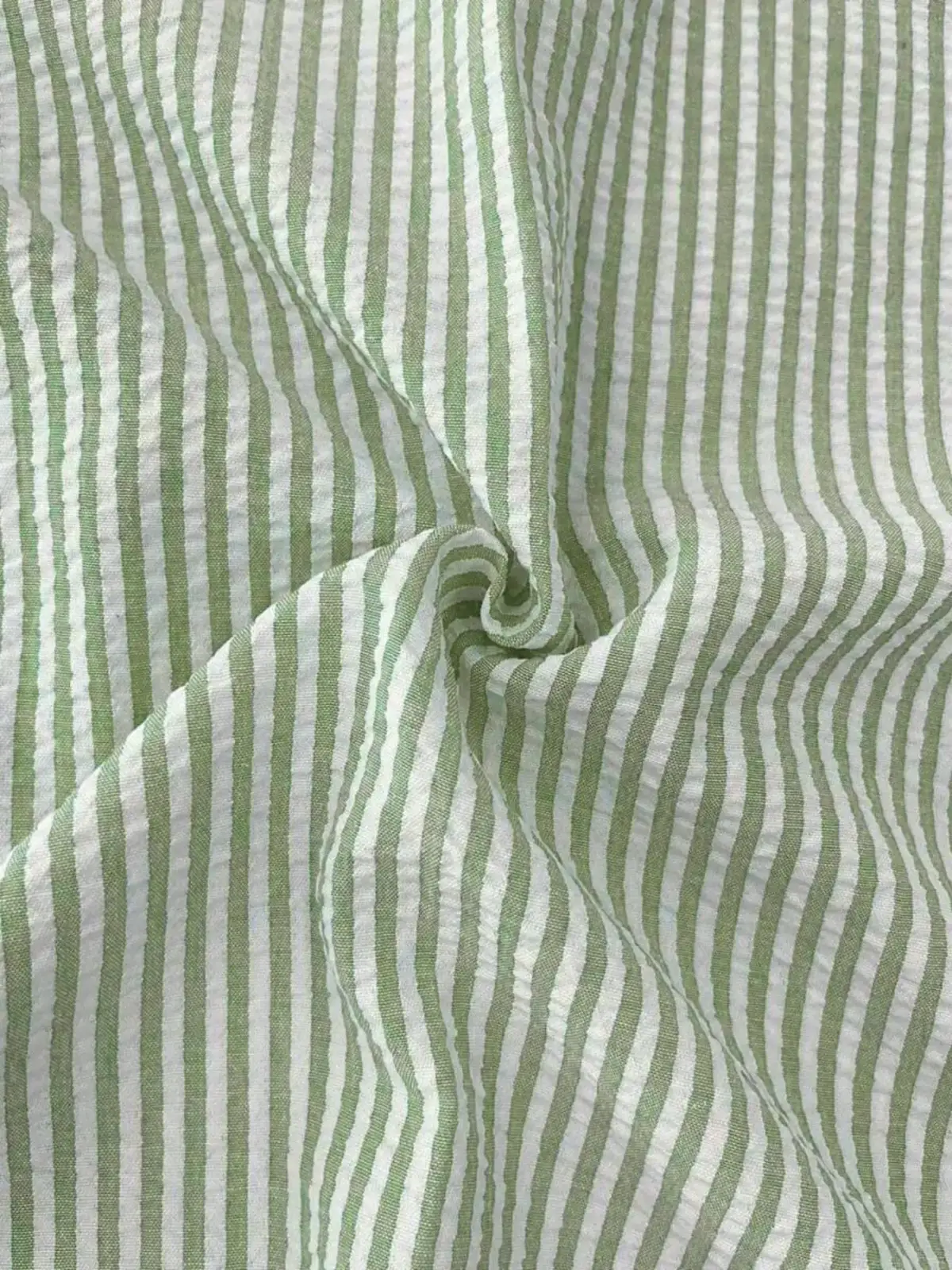 Men's Long Sleeve Striped Shirt with Loose Fit Stylish Comfortable Casual Wear for All Seasons Ideal for Outdoor Activities